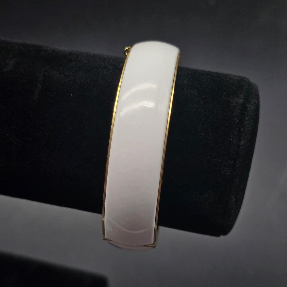 Vintage White Acrylic Gold Tone Hinged Bangle Bracelet Safety Security Chain